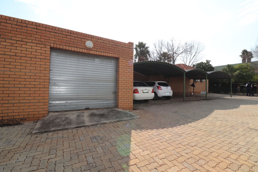 Commercial Property for Sale in Oudorp North West